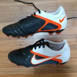 Nike CTR360 Libretto II FG Soccer Cleats